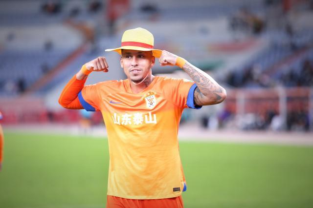 体育赛事直播-对话克雷桑：草帽庆祝源于动漫 泰山三叉戟会很强