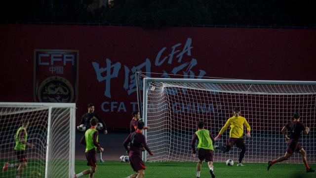 【观察】训练OR比赛,怎么就成了国足难题?